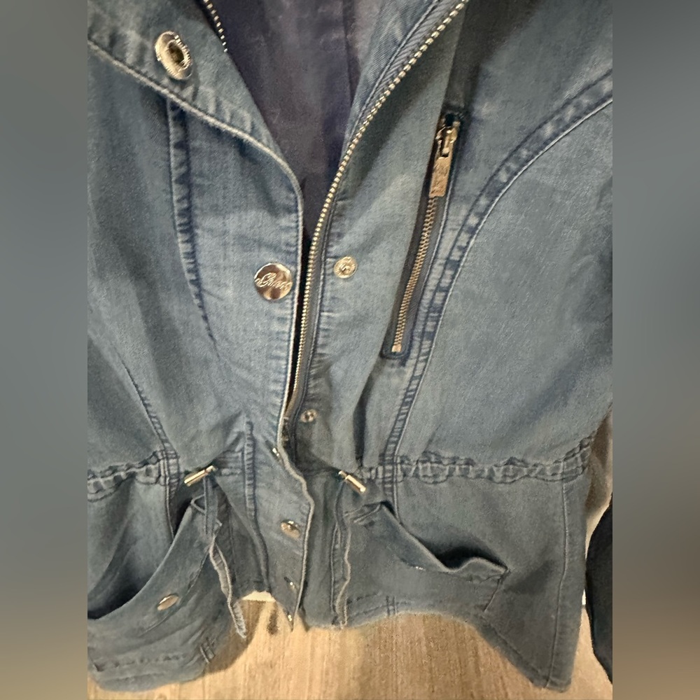 guess jacket - Picture 3 of 3